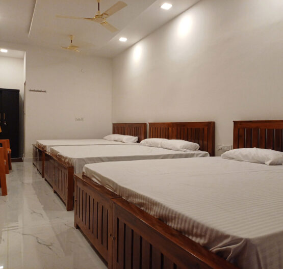 aliyarresidency-triple-bed-room-in-pollachi-01