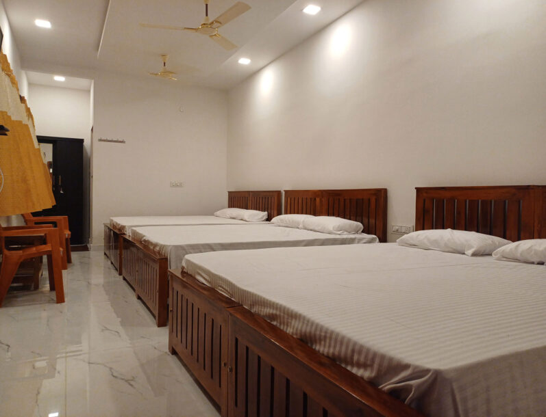 aliyarresidency-triple-bed-room-in-pollachi-01 aliyarresidency-triple-bed-room-in-pollachi-01